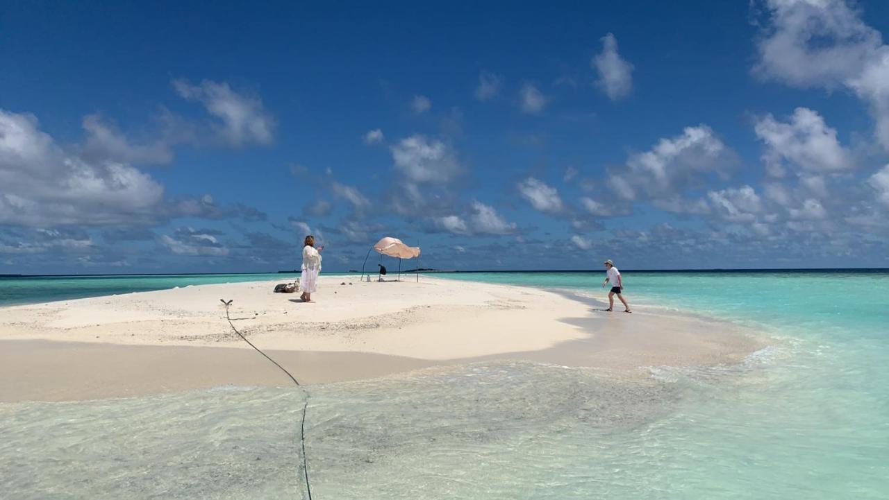 White Tern Maldives Hotel Maamigili Exterior foto