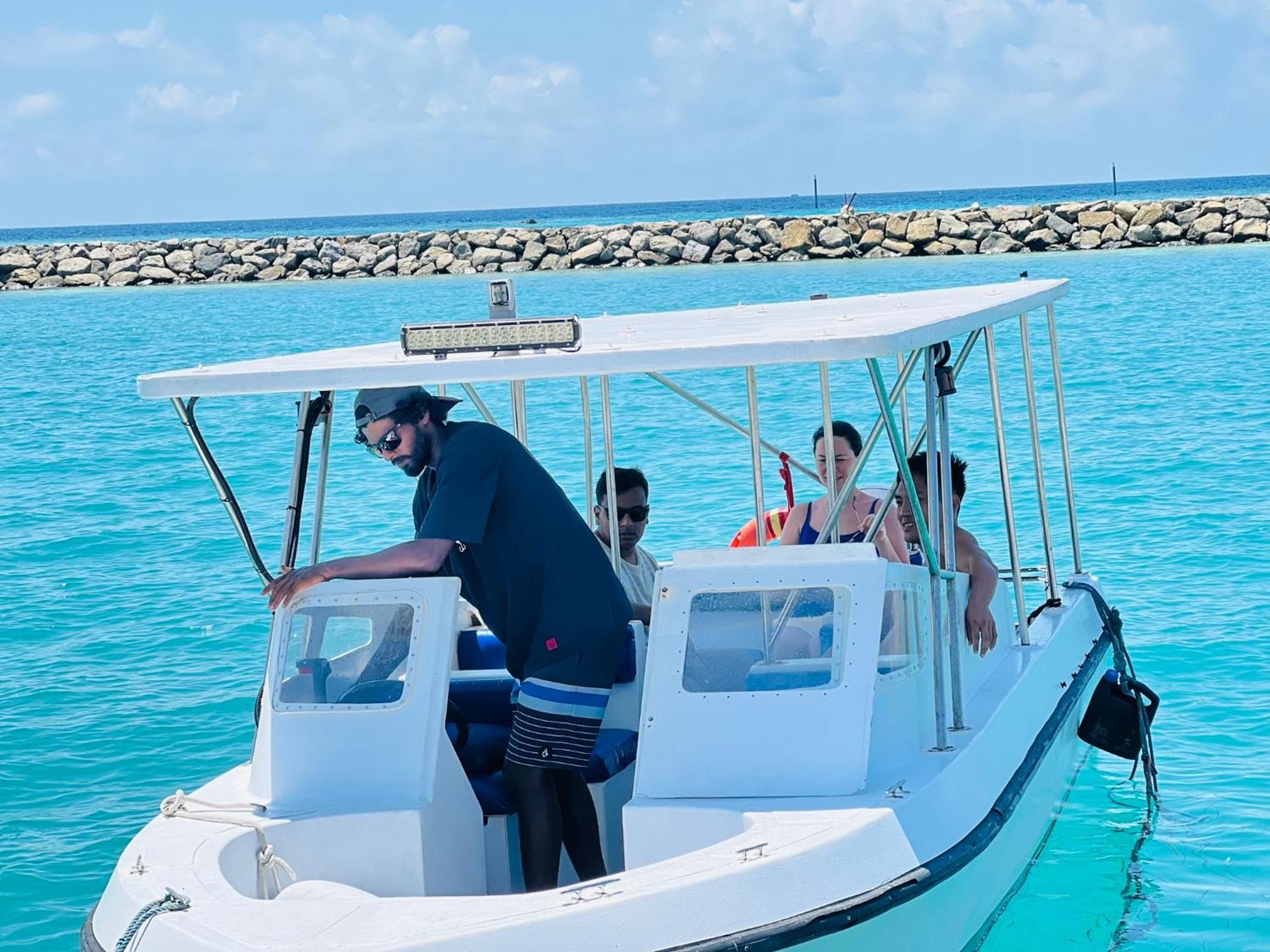 White Tern Maldives Hotel Maamigili Exterior foto