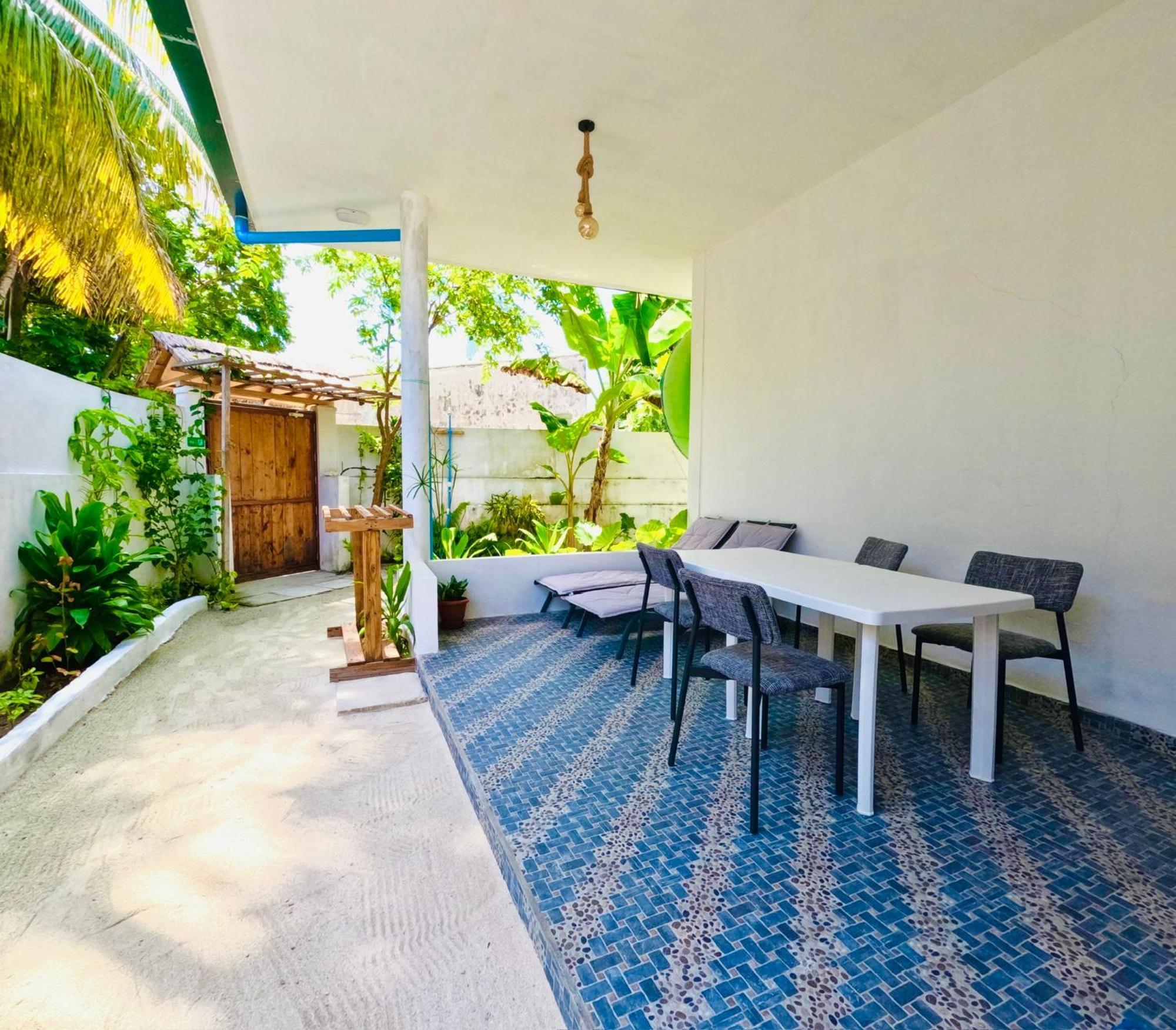 White Tern Maldives Hotel Maamigili Exterior foto